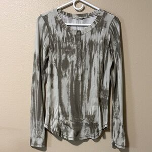 BUCKETLIST army green long sleeve